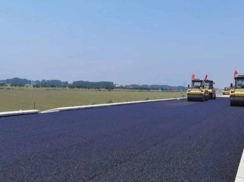 許信高速透層、封層和瀝青下面層試驗段攤鋪圓 滿成功